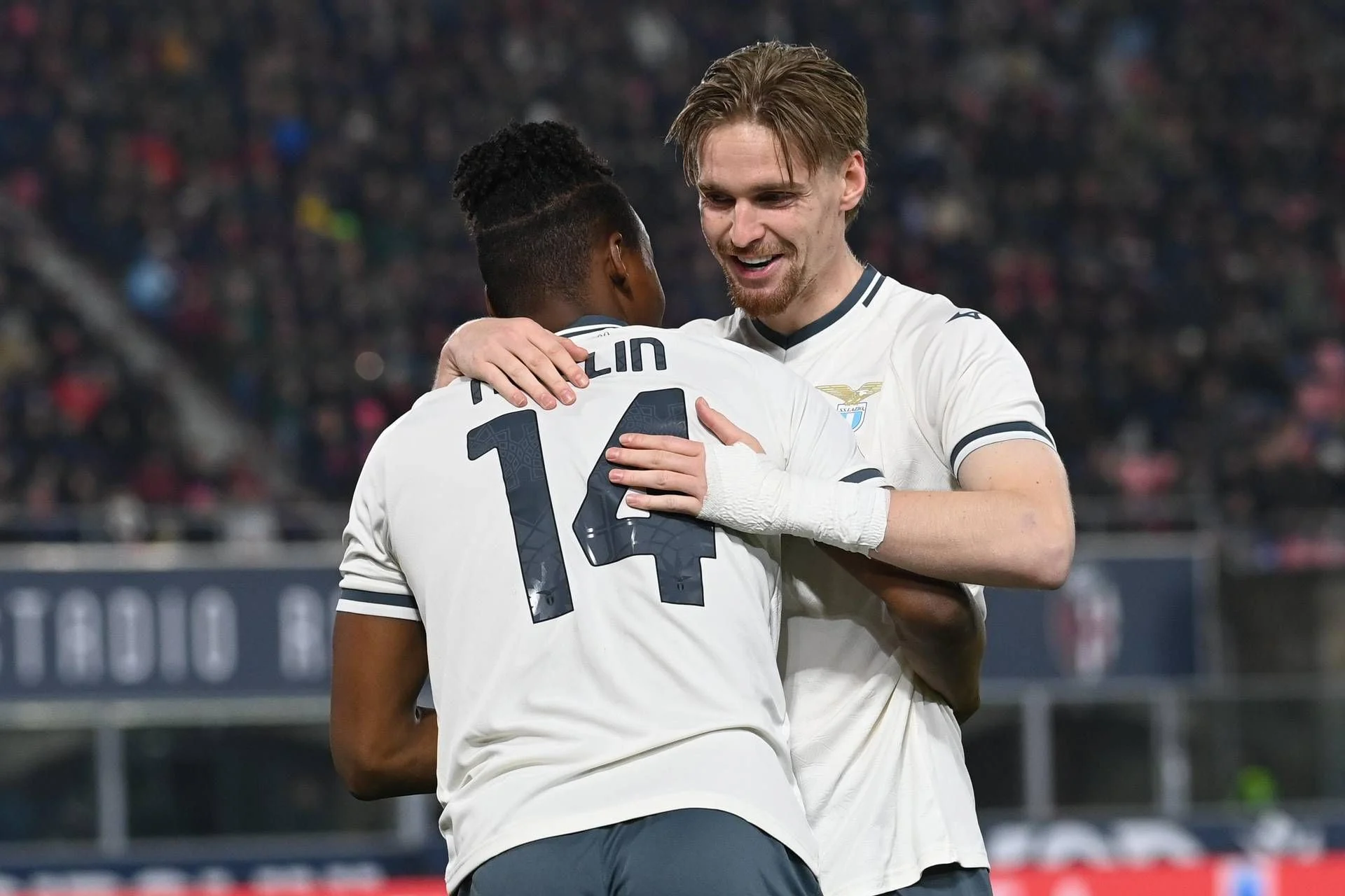 Lazio vence Bologna nos pênaltis e avança à semifinal da Coppa Italia