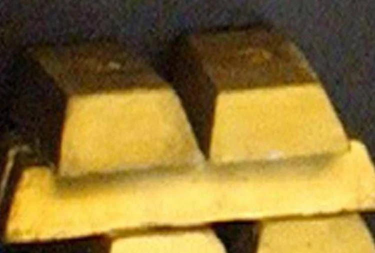 Homem descarta 20 lingotes de ouro no lixo em Torre Lapillo; carabinieri recuperam €120 mil