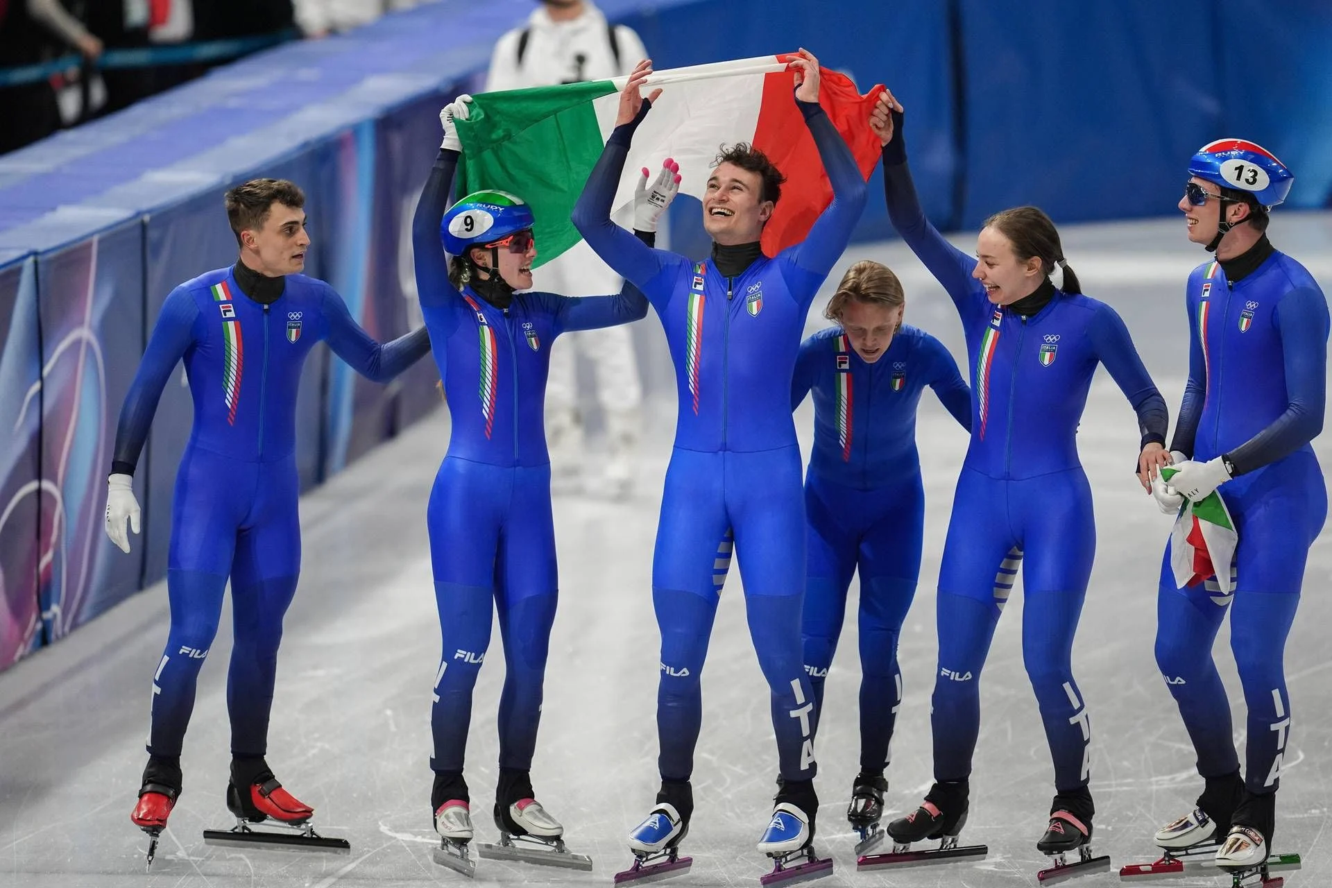 Milano Cortina 2026: short track dá ouro, mas tensão entre Sighel e Fontana domina os bastidores