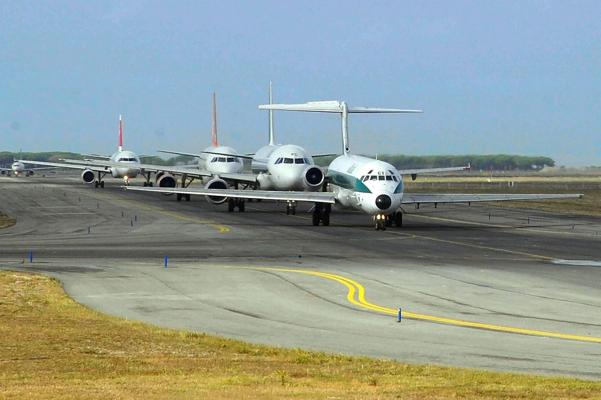 Sindicatos mantêm greves no transporte aéreo e são convocados pelo Mit