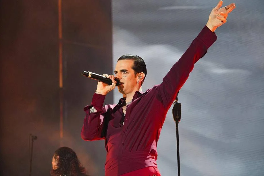 Sanremo 2026: papillon, looks fora-da-caixa e o roteiro estilístico dos co-apresentadores