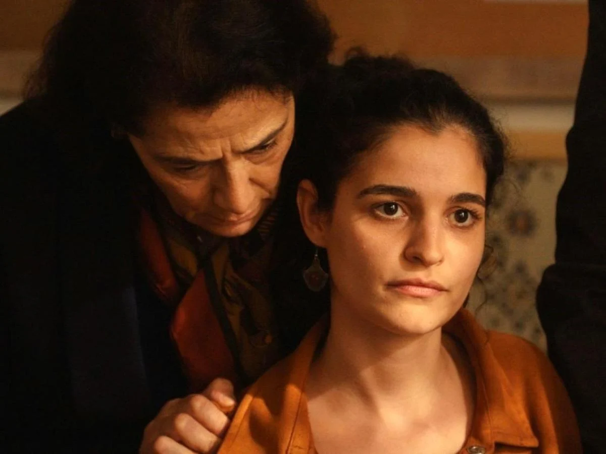 À voix basse: O novo drama de Leyla Bouzid que confronta a homossexualidade na Tunísia