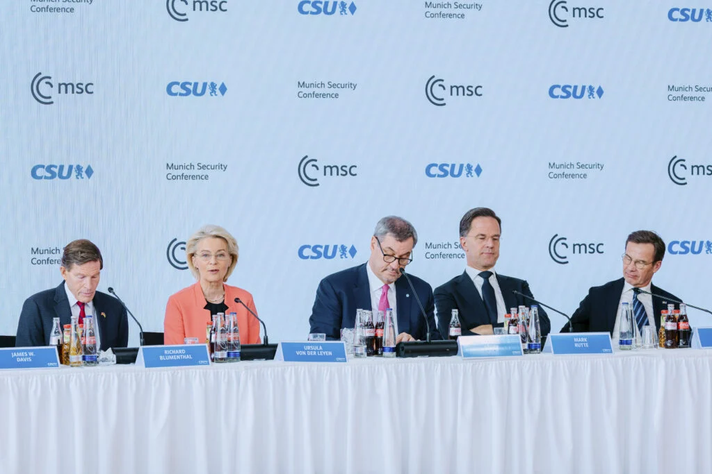 Rutte: o “cambio di mentalità” dos países da UE na NATO e o novo mapa de responsabilidades