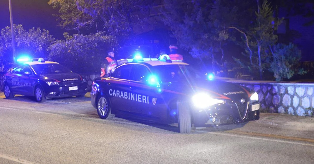 Rapina em villa nas colinas de Arezzo: ladrão morre ao fugir após proprietários dispararem para o alto