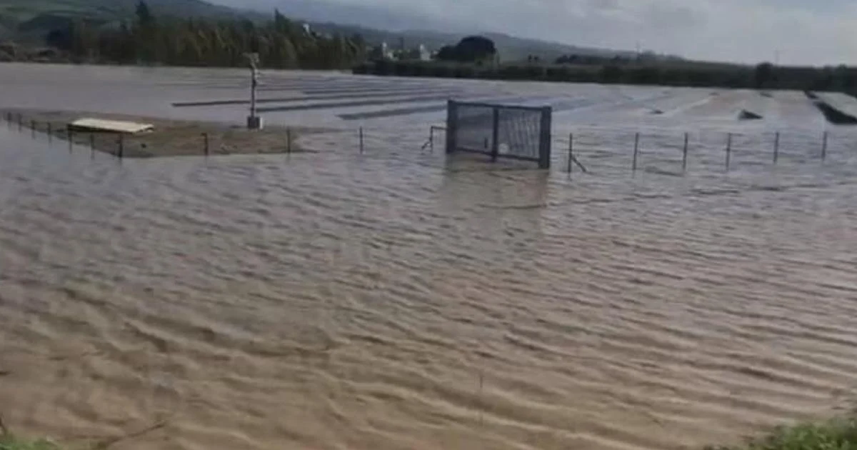 Cheia do rio Crati causa evacuação preventiva em Cassano allo Ionio e alagamentos em Sibari