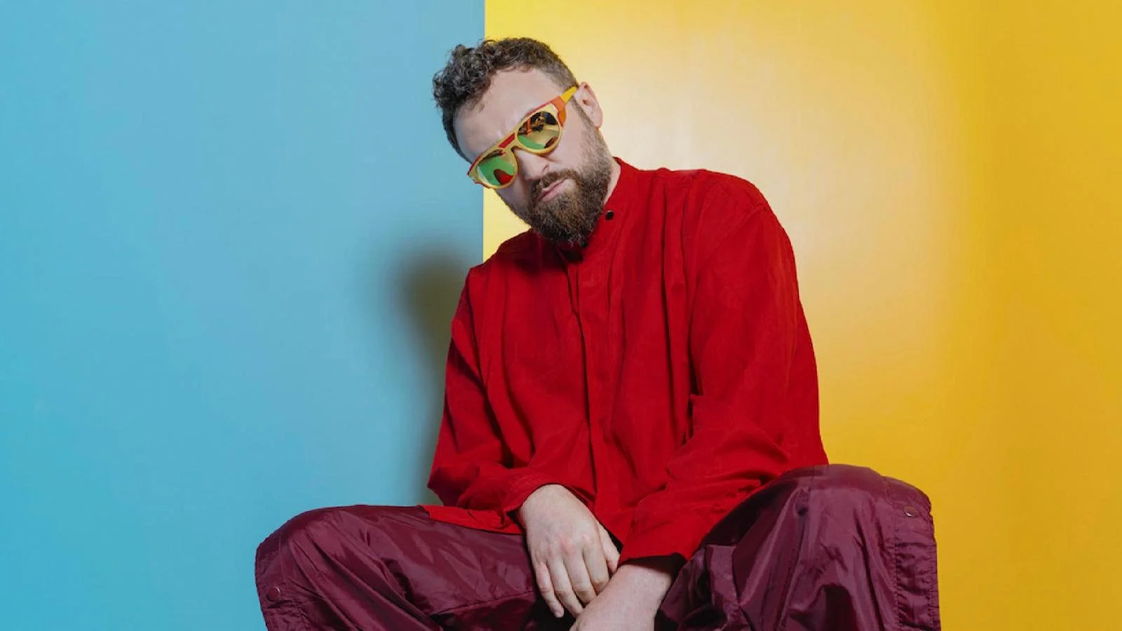 Onde se dança, onde se pensa: Dargen D’Amico chega a Sanremo 2026 com AI AI