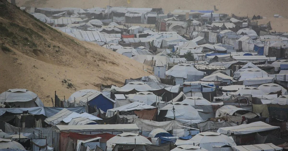 Abu Mazen exige que Israel remova obstáculos à 2ª fase do cessar‑fogo em Gaza; tensão cresce no Líbano e debate interno abala Jerusalém