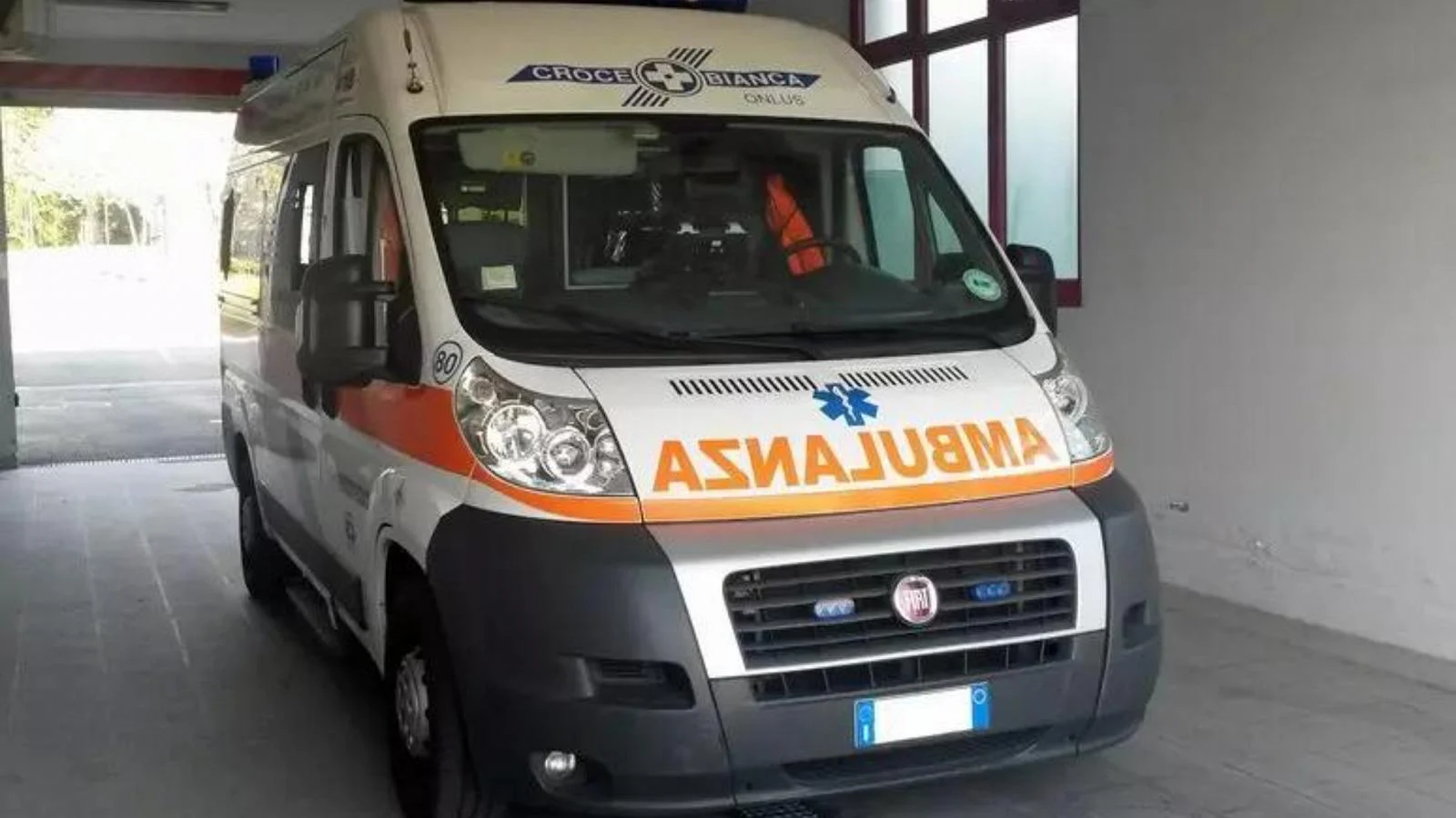 Bebê encontrada morta em Bordighera: mãe presa após laudo indicar agressões