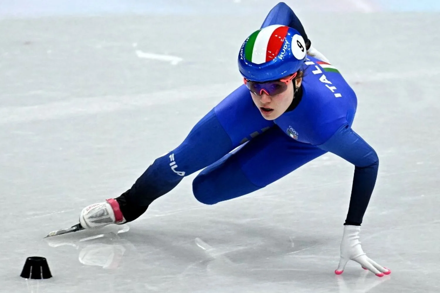 Itália vai à final do revezamento feminino no Short Track; homens são eliminados nos 1500 m