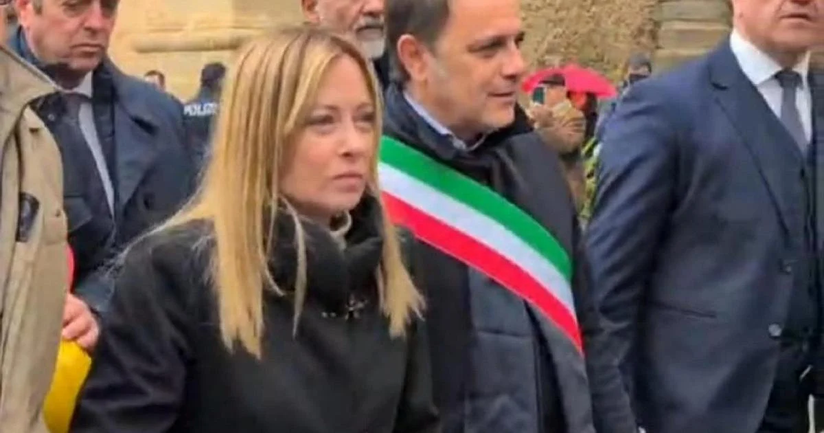 Meloni retorna à Sicília para acompanhar o deslizamento em Niscemi; Prefeito: “Não desistimos”