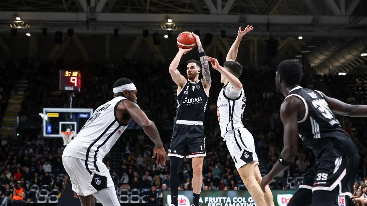 Vildoza define no fim: Virtus vence Udine por 90-86 após primeiro tempo avassalador