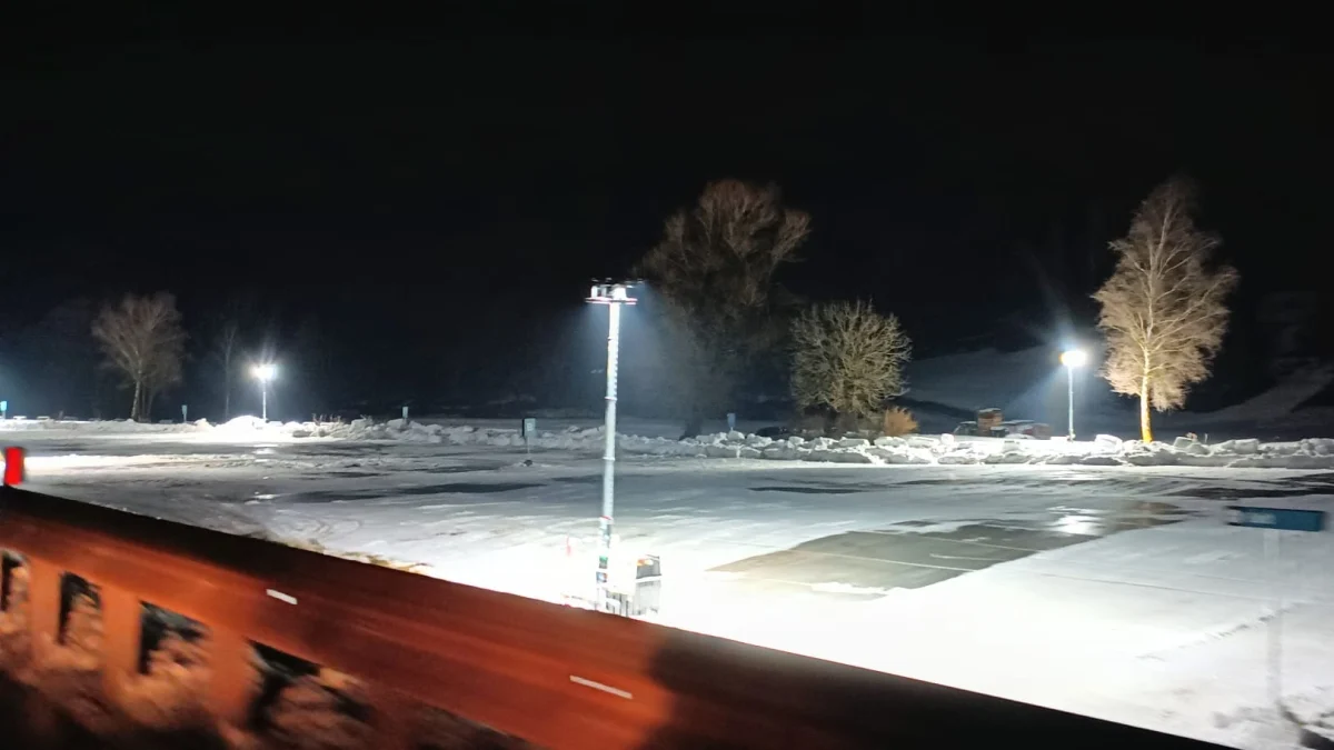 Tesero, il sindaco contro le luci a diesel del parcheggio delle Olimpiadi: «Accese anche quando non c'è nessuno» — corrieredeltrentino.corriere.it