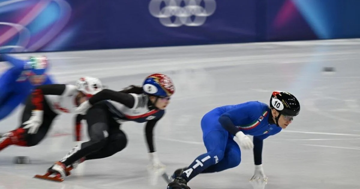 Arianna Fontana fica fora do pódio nos 1000 m do short track em Milano Cortina 2026