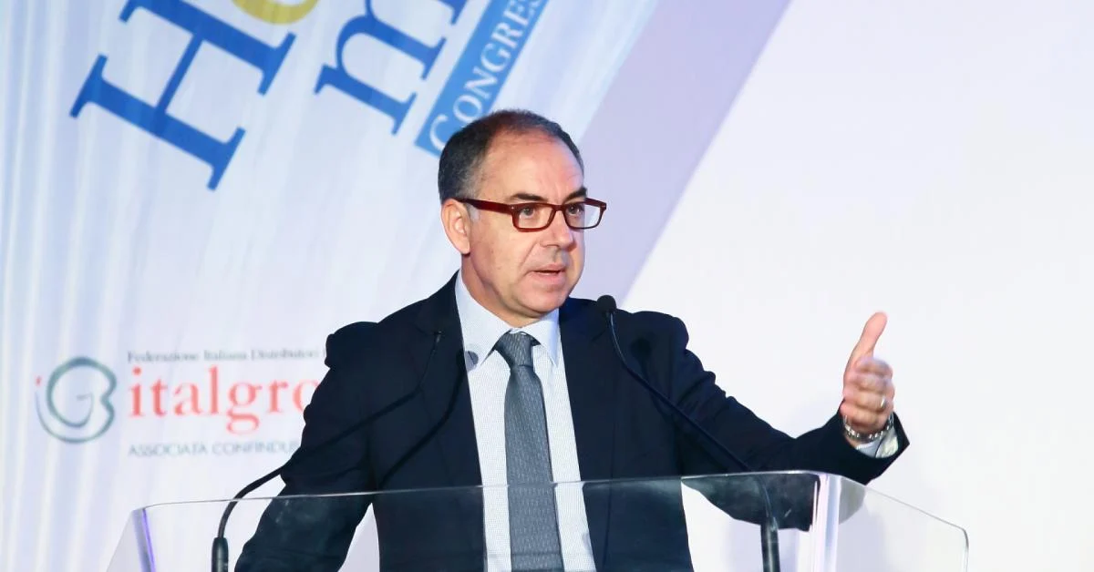 Consumi fuori casa 2025, visite -0,8% e prezzi +3%, mercato Ho.Re.Ca. oltre 100 miliardi; per il 2026 attesa crescita marginale — ilgiornaleditalia.it