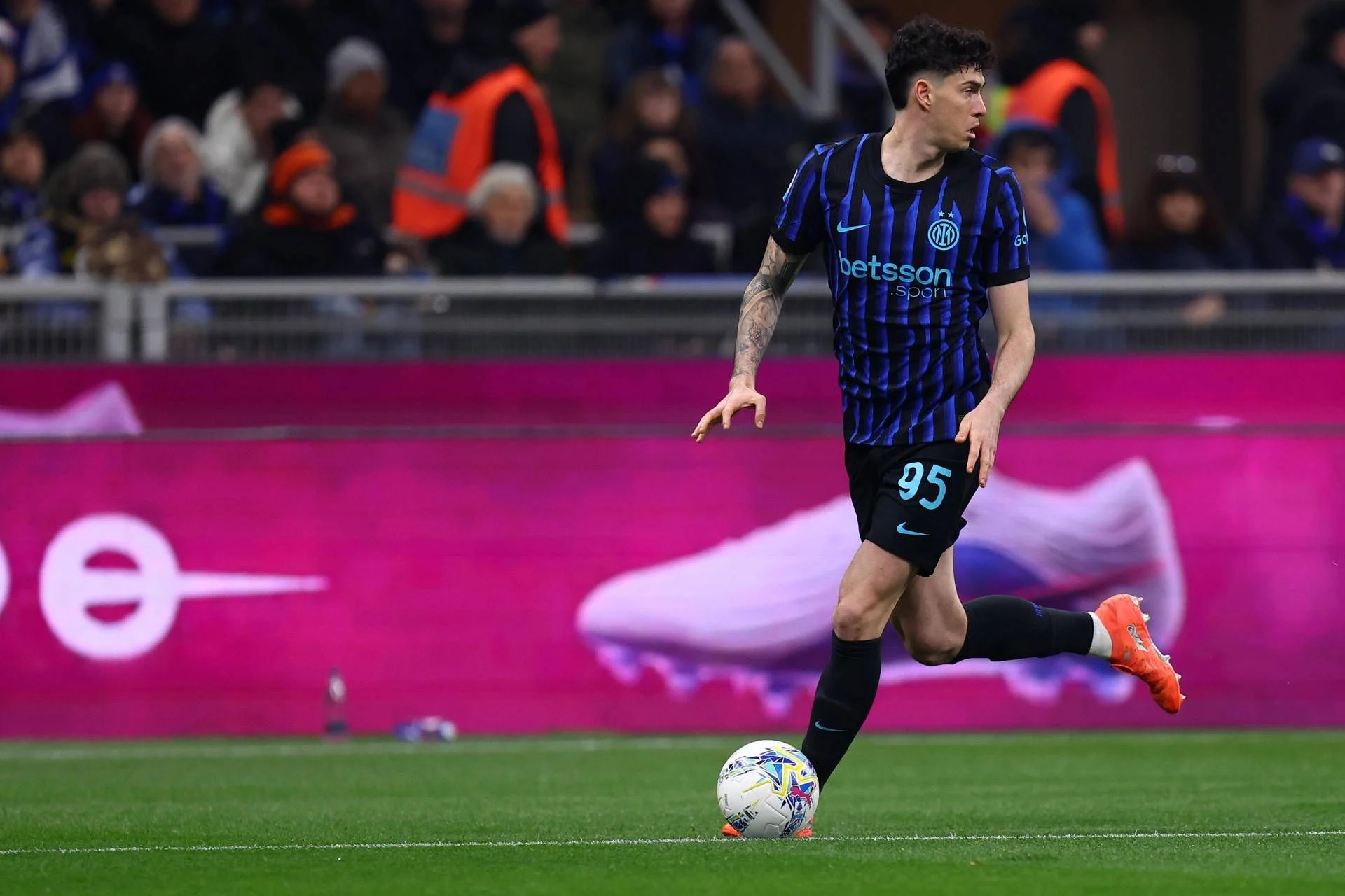 Caso Bastoni: Mais de 5 milhões de interações em 48 horas e 83% de sentimento negativo