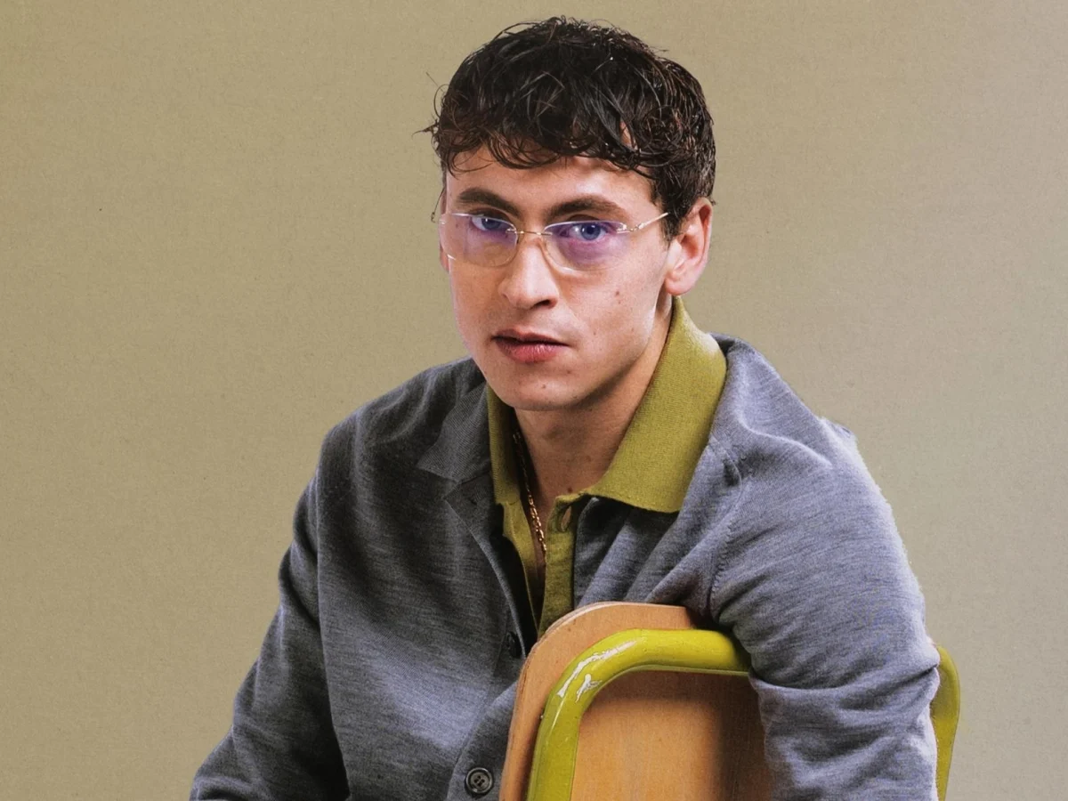 Sanremo 2026: Tredici Pietro — do sobrenome Morandi à celebração do pai com 'Uomo che cade'