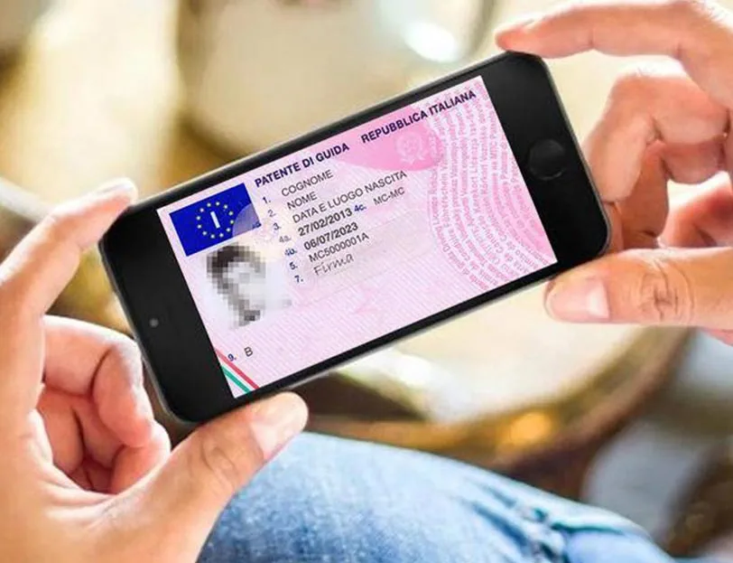 Do Papel ao Smartphone: A Carteira de Habilitação Digital na Itália