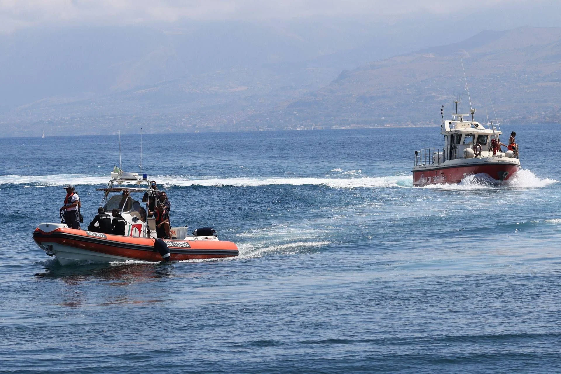 Cadáver é resgatado no mar em Custonaci (Trapani); autoridades investigam possível naufrágio