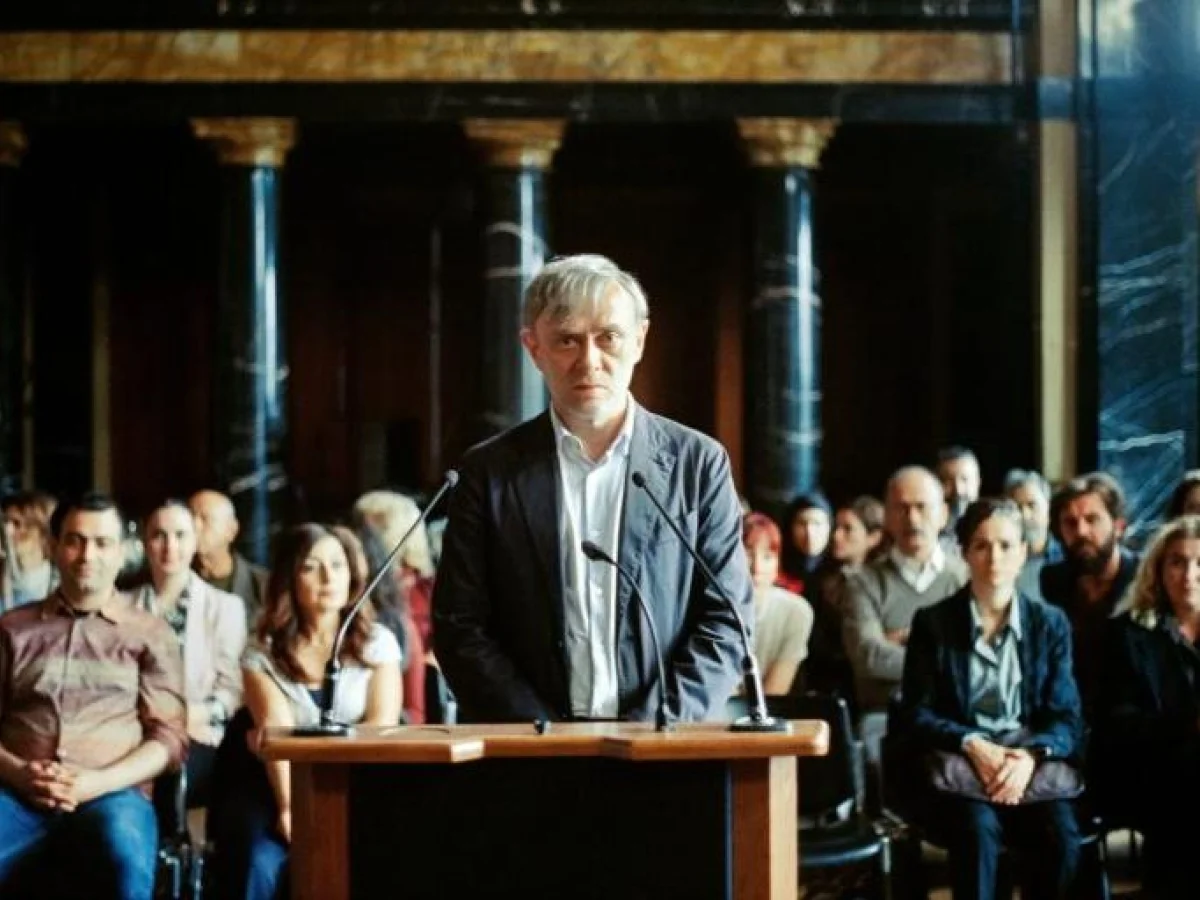 Gelbe Briefe: İlker Çatak expõe a censura e a crise íntima de um casal artístico na Turquia