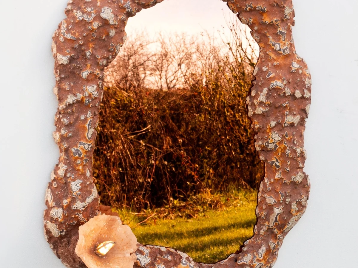 I'LL BE YOUR MIRROR: Espelhos como palco de identidade na SWING Design Gallery