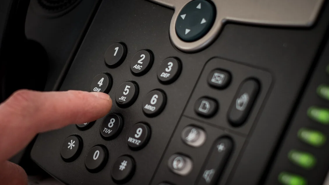 Garante Privacy aprova uso de contatos telefônicos para campanhas de screening: garantias e cuidados