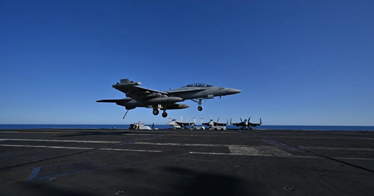 Estados Unidos prontos para ação contra o Irã; Trump ainda avalia autorização