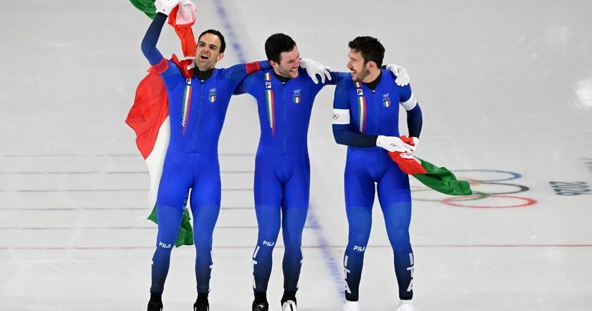 Itália vence EUA e conquista ouro na perseguição por equipes da patinação de velocidade em Milano‑Cortina 2026