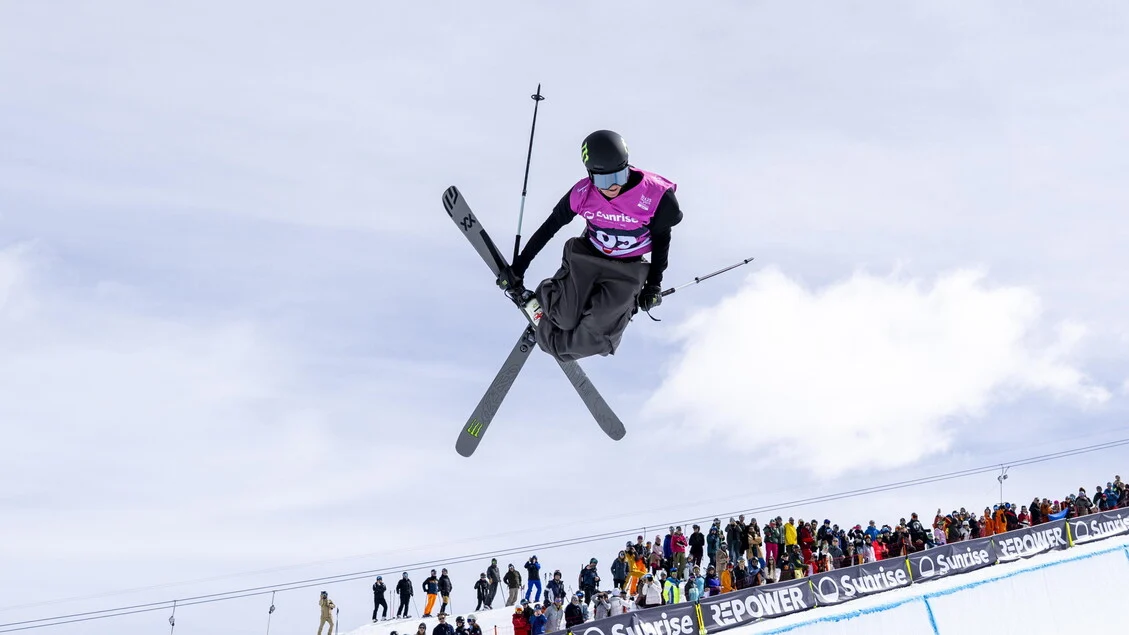 Milano Cortina: neozelandês Finley Melville Ives se fere no halfpipe em Livigno e é retirado de ambulância