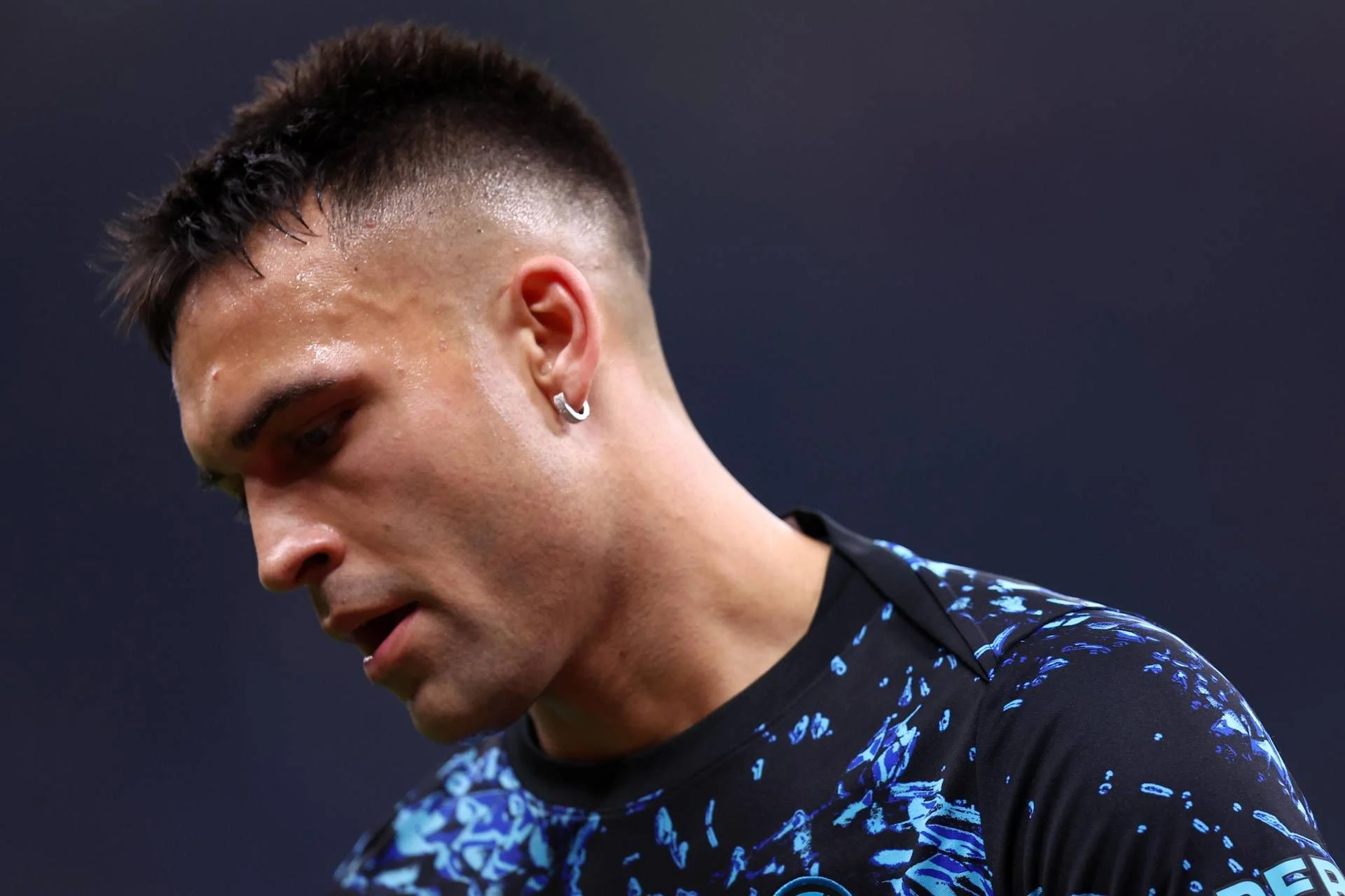 Inter confirma lesão no sóleo de Lautaro Martínez; Atacante será reavaliado antes do dérbi