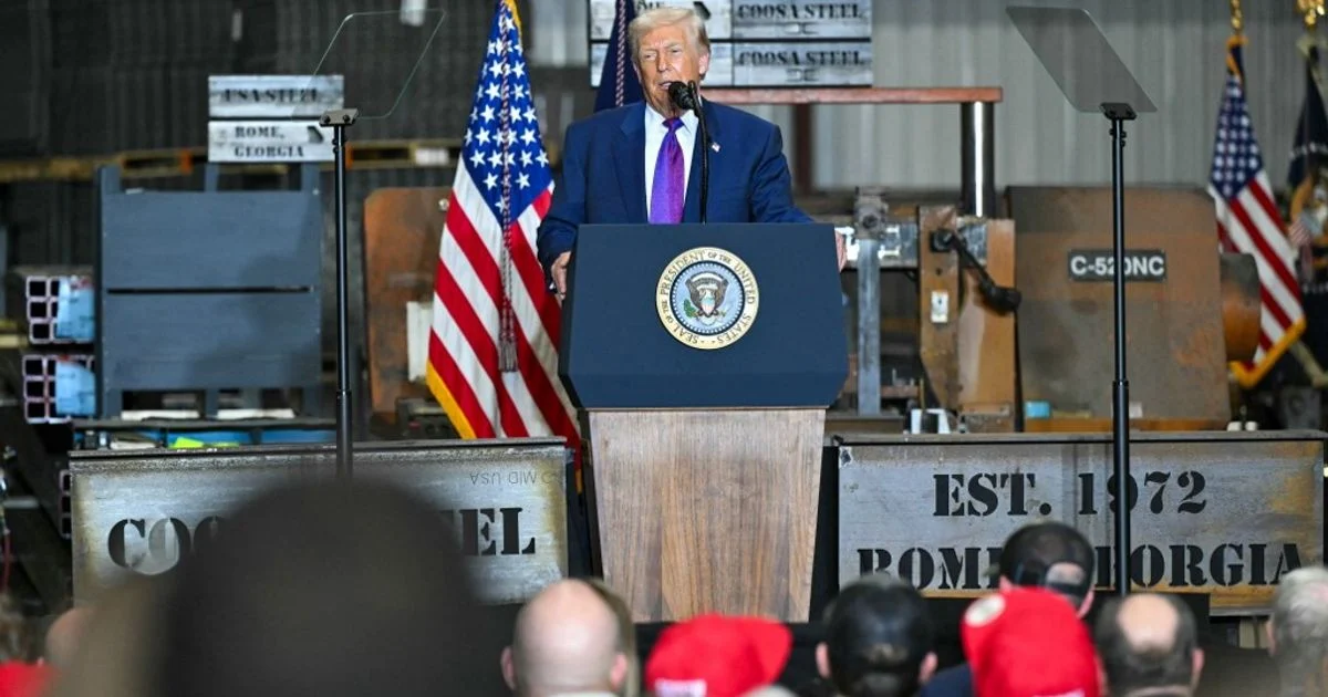 Trump ordena declassificação de documentos sobre UFOs e vida alienígena: movimento estratégico no tabuleiro diplomático