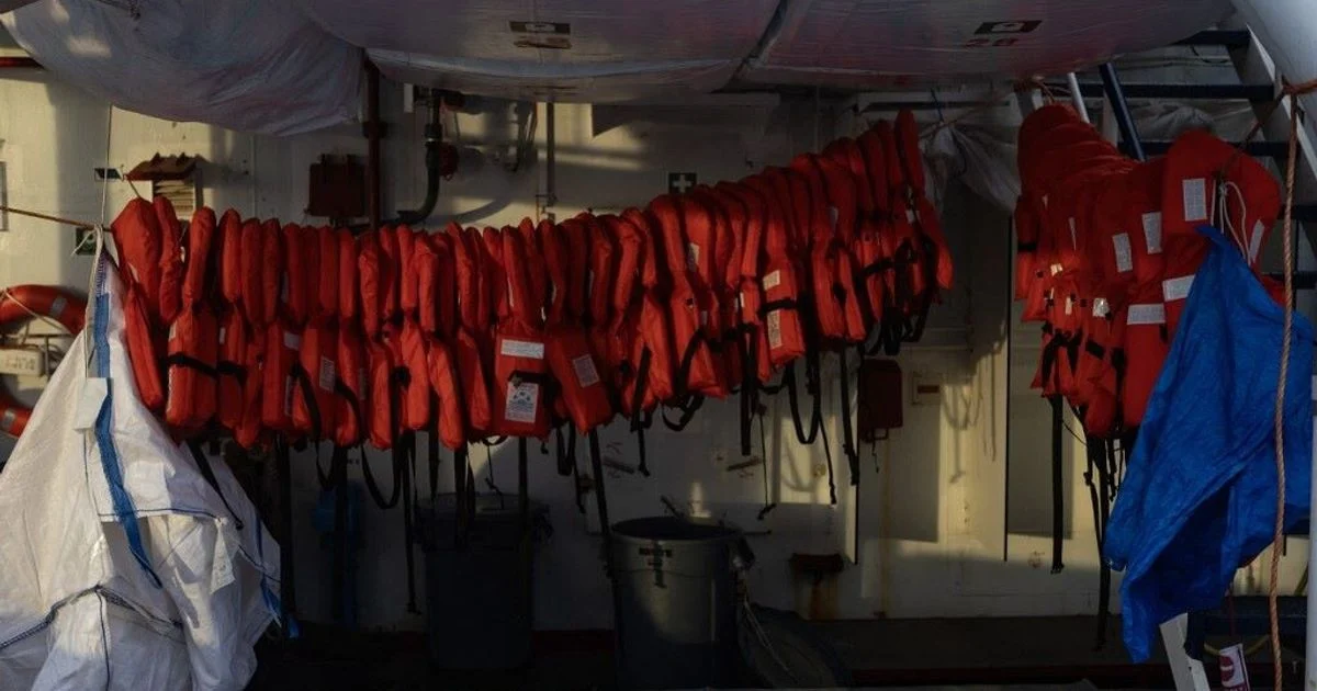 Tribunal de Catania revoga bloqueio da Sea‑Watch 5 após resgate de 18 migrantes