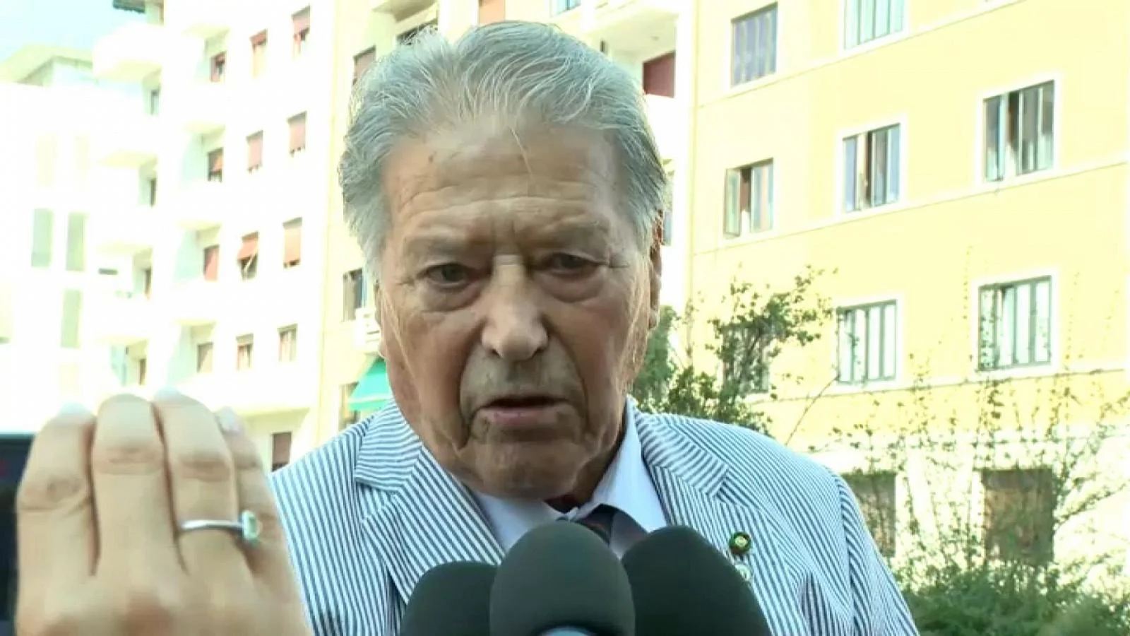 500 pessoas se despedem de Claudio Sterpin em Trieste; ligação com o caso Resinovich volta ao foco