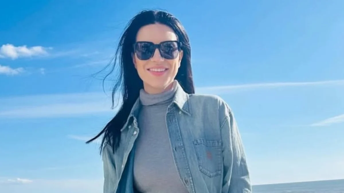 Laura Pausini revela-se pronta e determinada para ser co-condutora de Sanremo: “A mais louca das minhas aventuras”