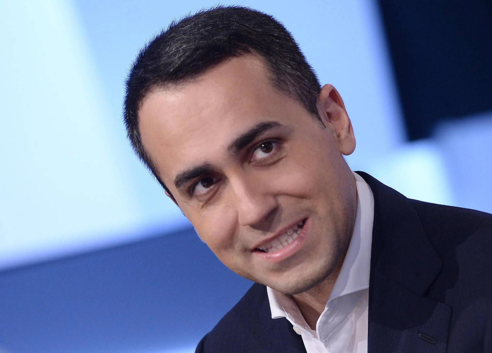 Luigi Di Maio é nomeado professor honorário no King's College de Londres: um movimento estratégico entre academia e diplomacia