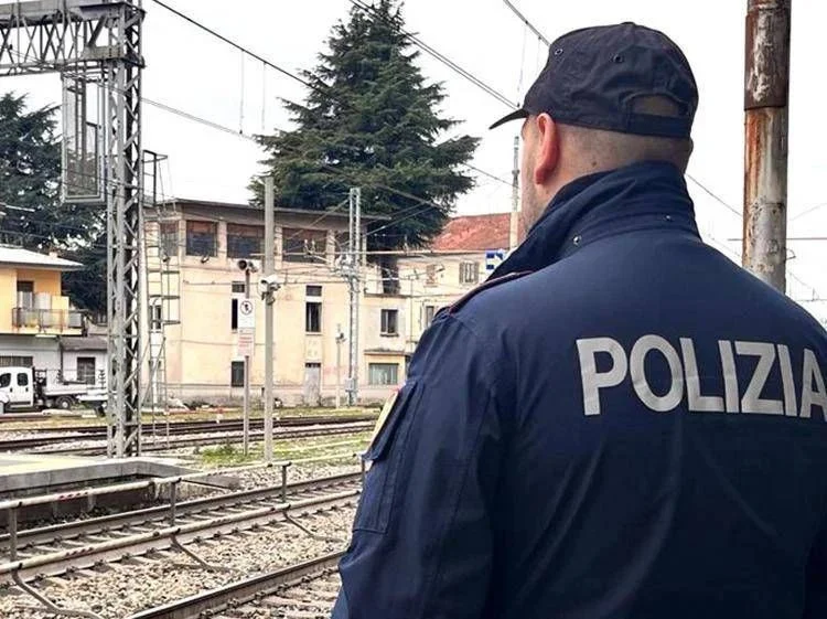 Trapani: adolescente de 17 anos morre atropelado por trem enquanto usava fones