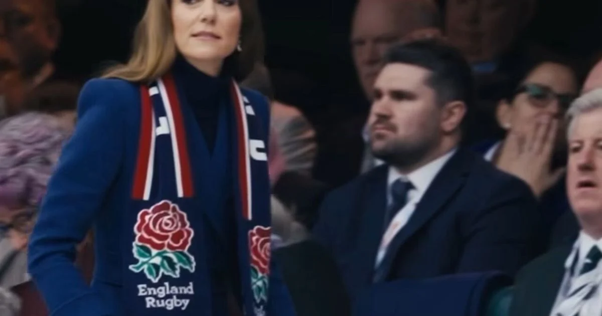 Kate no Twickenham: gesto de estabilidade enquanto o arresto de Andrew abala a monarquia