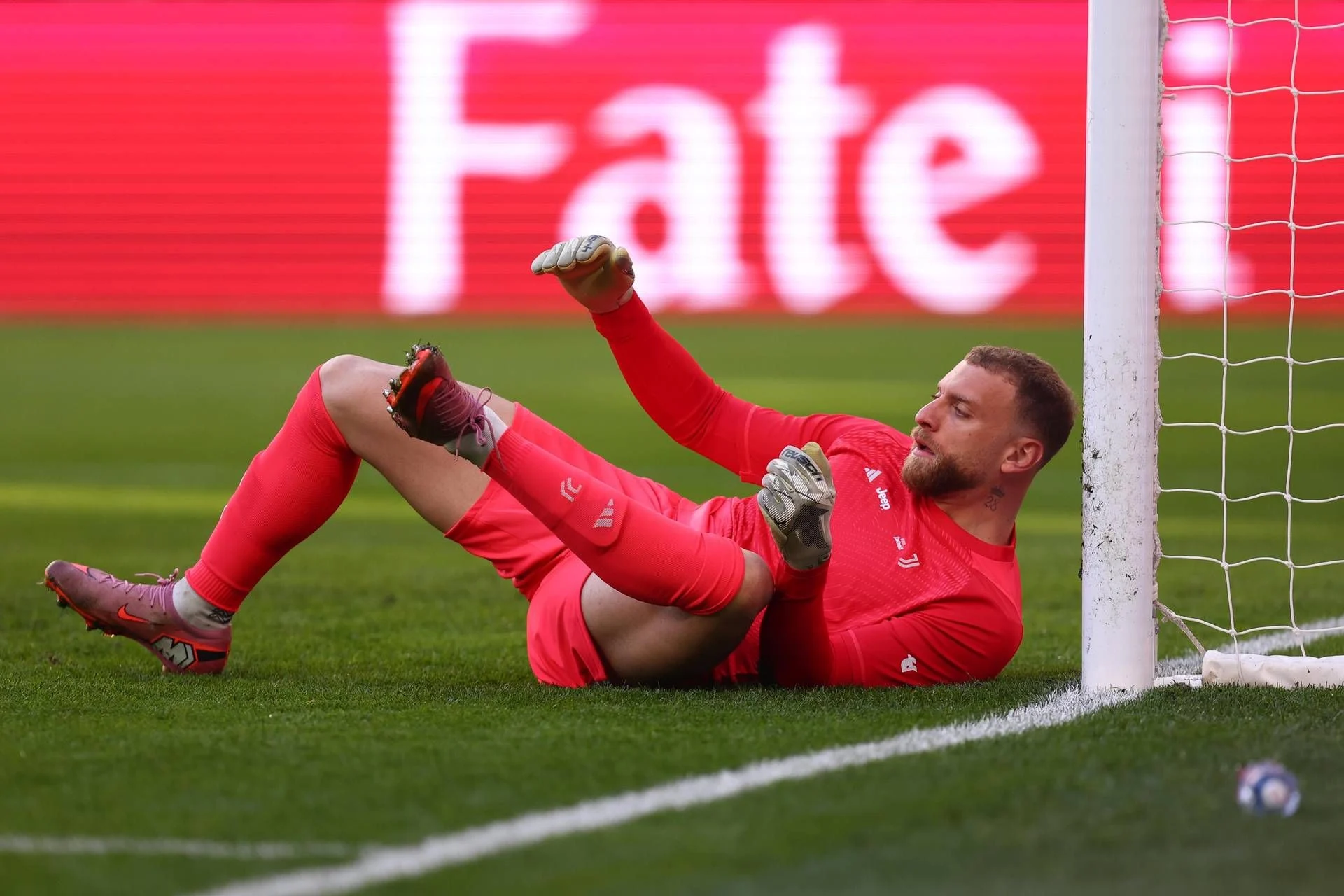 Di Gregorio falha no Allianz Stadium: polêmica após gol de Vojvoda e pressão da torcida pela saída