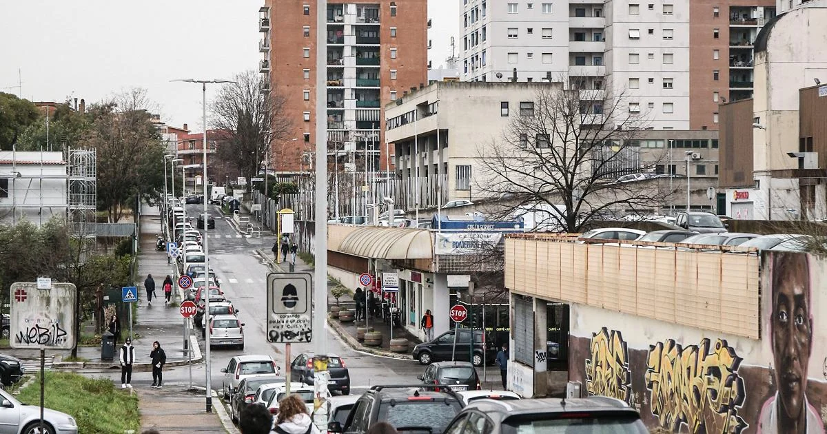 Roma: Polícia Local encontra artefato explosivo no porta-malas em Tor Bella Monaca