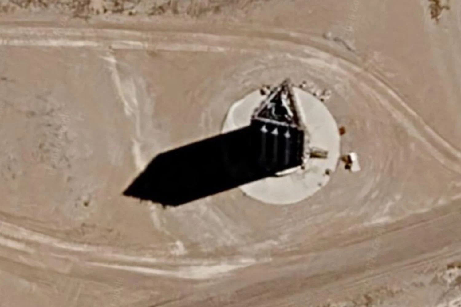Área 51: torre negra visível no Google Earth reacende mistérios sobre UFOs