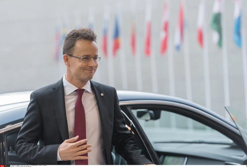 Szijjártó acusa Kiev de hostilidade: embate põe em xeque unidade da UE sobre sanções e empréstimo a Ucrânia