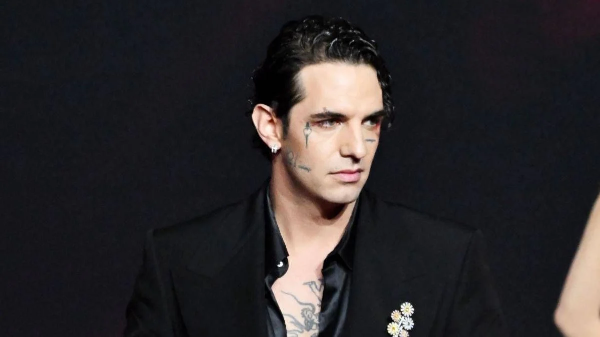 Achille Lauro fecha Milano Cortina 2026 com show vibrante na Arena de Verona