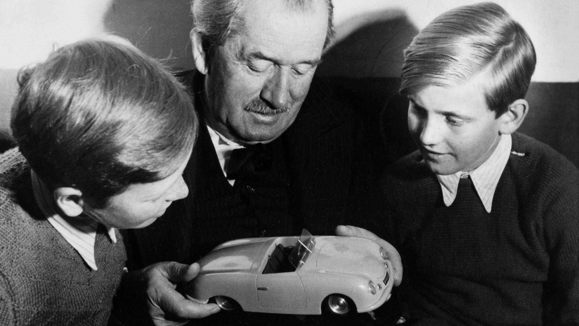 Ferdinand Porsche: o gênio que reinventou o automóvel e a mobilidade do século XX