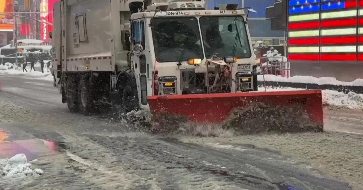 Tempestade de neve atinge o Nordeste dos EUA: Nova York fecha escolas e pede 'permaneçam em casa'