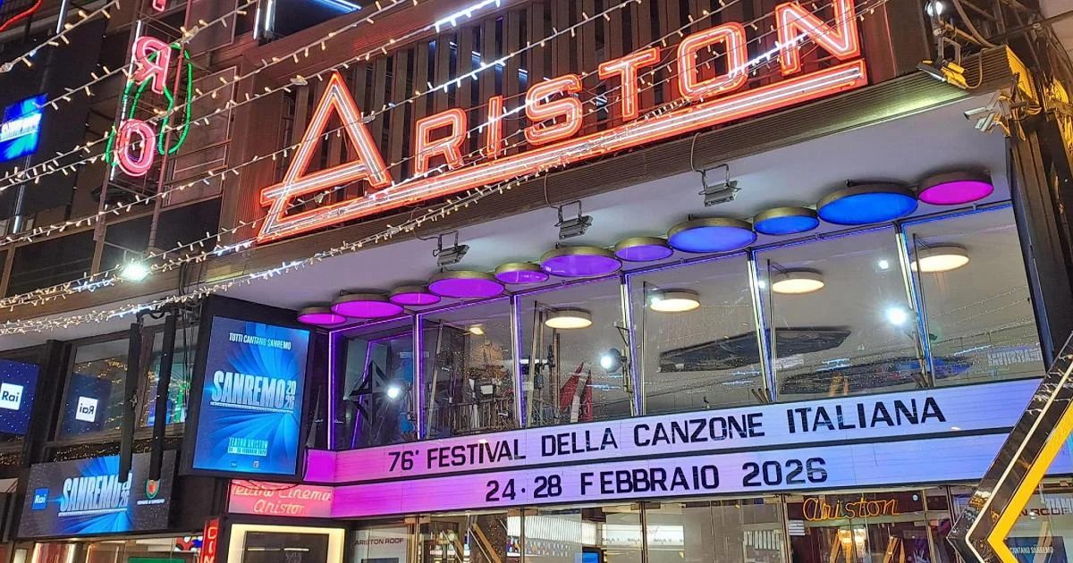 DIRETTA Sanremo 2026 inizia nel segno di Baudo. Stasera sul palco tutti i 30 artisti in gara — rainews.it