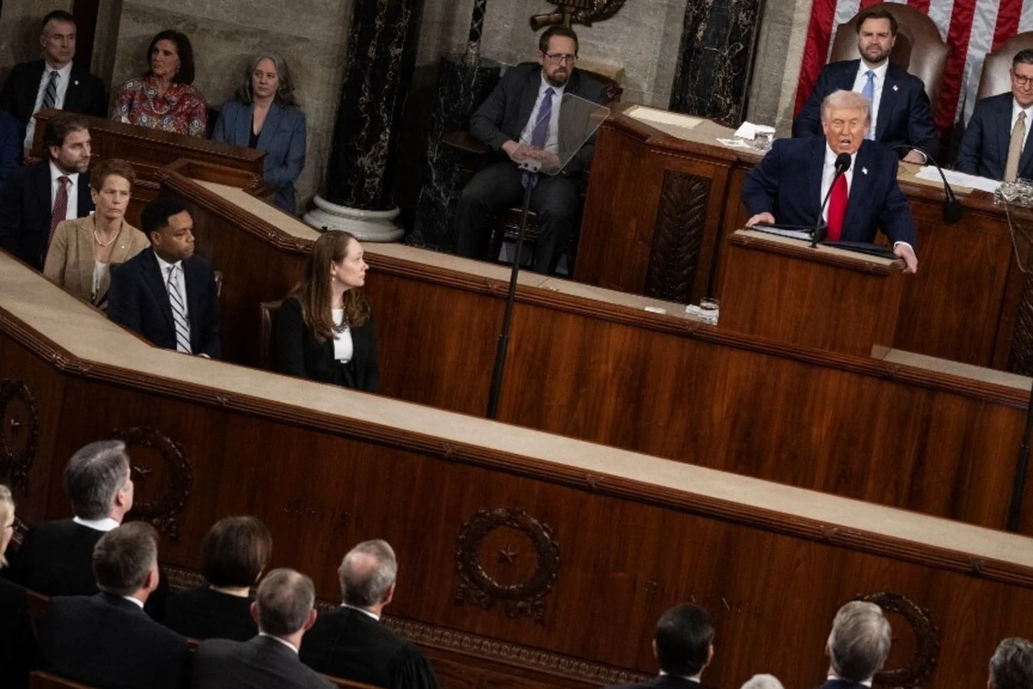 Fact-checking do Estado da União: onde as afirmações de Trump colidem com os números