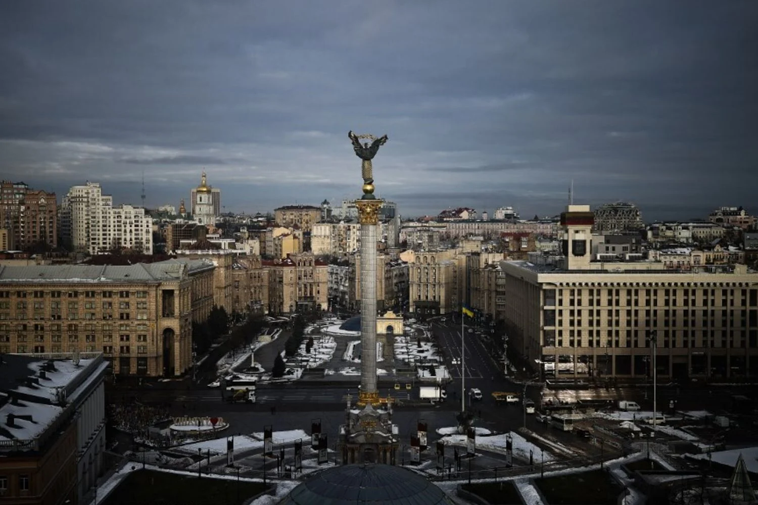 Quatro anos da invasão da Rússia: UE e NATO reafirmam apoio à Ucrânia por uma paz justa e duradoura