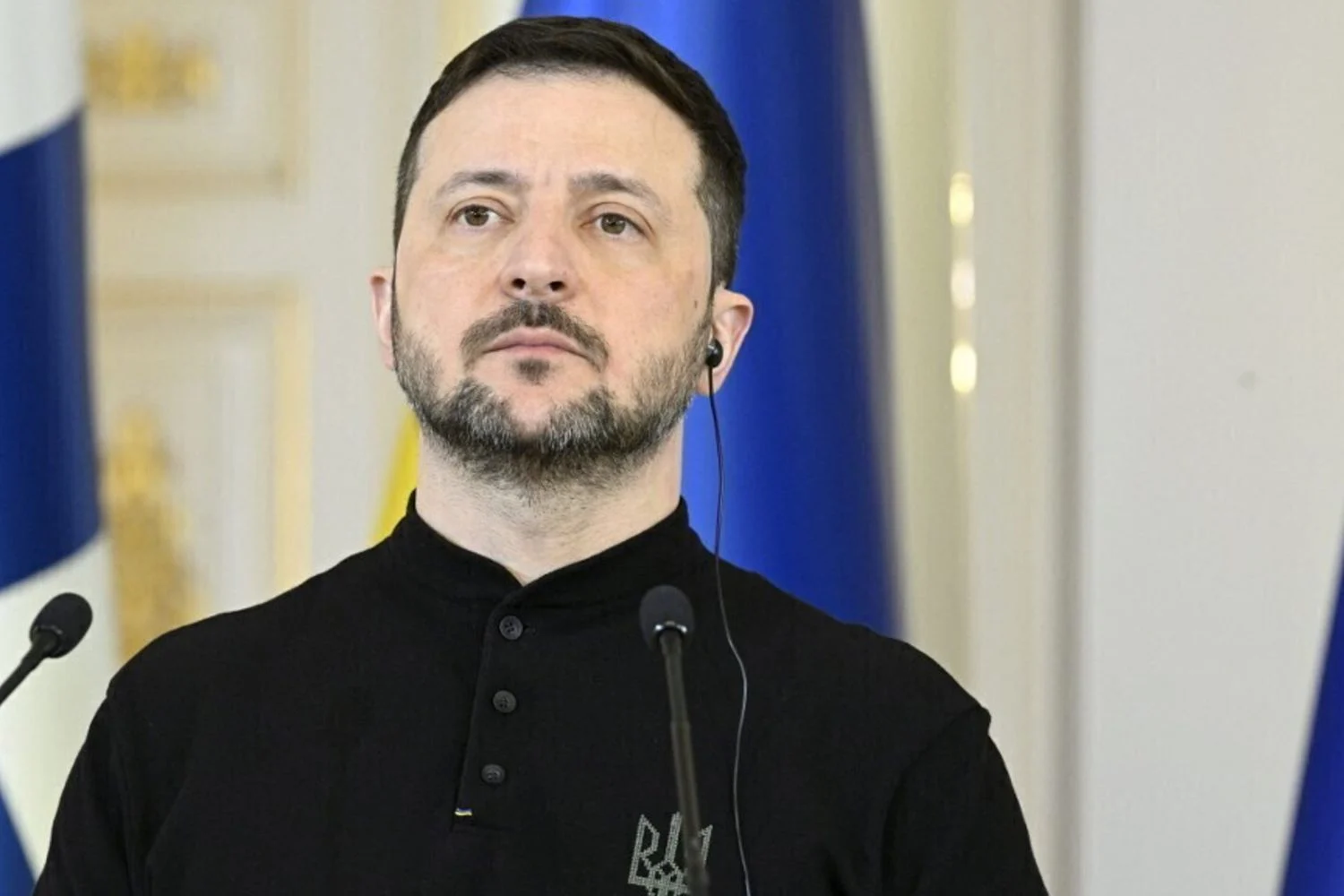 Zelensky convoca Trump a se posicionar ao lado da Ucrânia no início do quinto ano de guerra