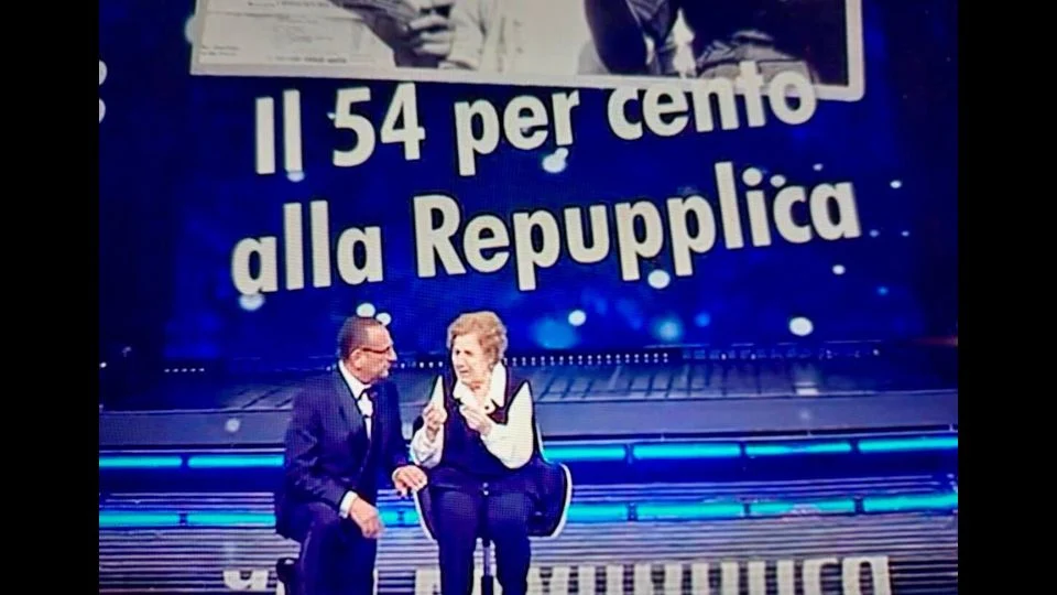 Primeira gafe de Sanremo: telão exibe 'Repupplica' durante homenagem ao referendo de 1946