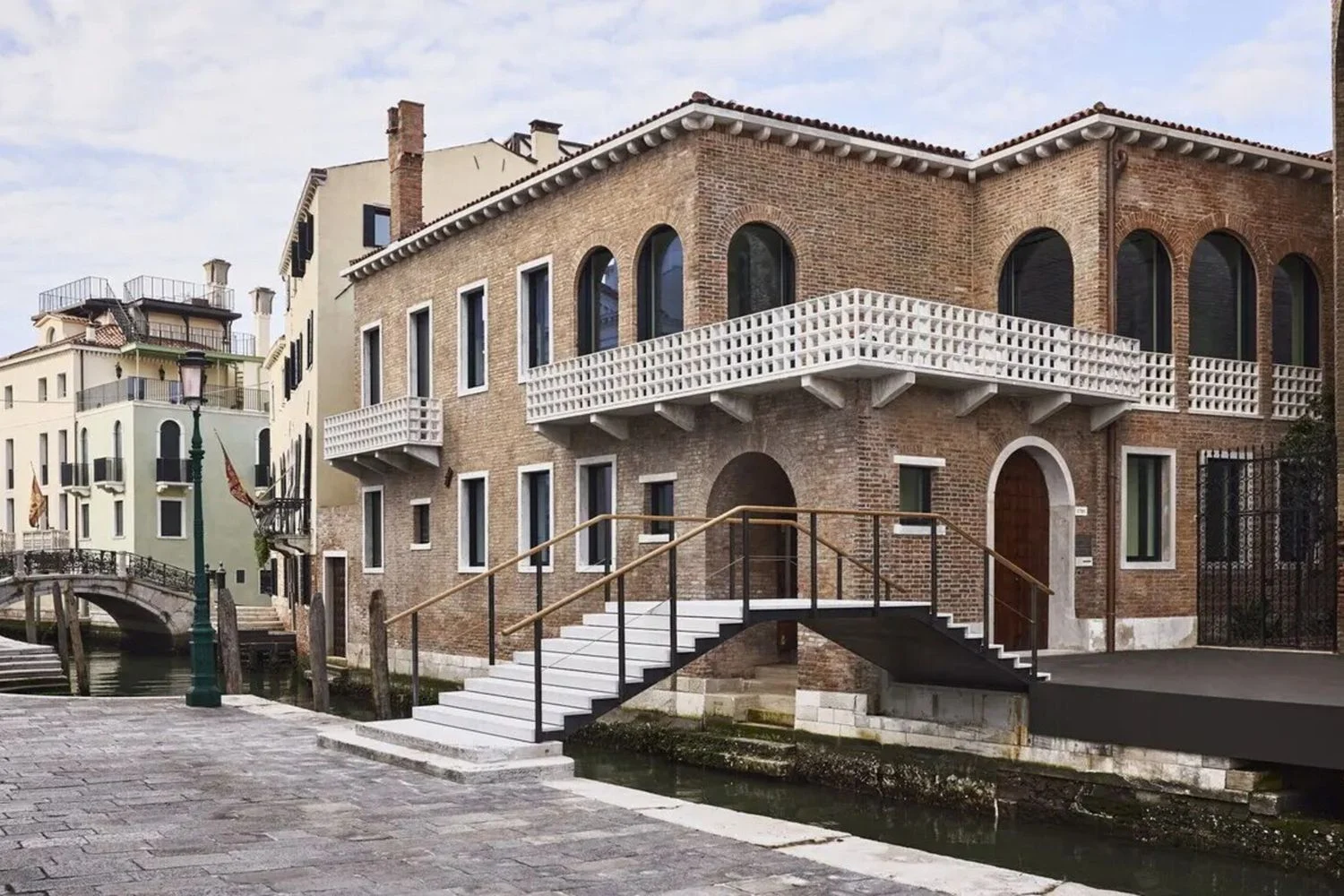 Sanlorenzo 2026: Casa Sanlorenzo abre ano cultural com 'Waves' na Bienal de Veneza