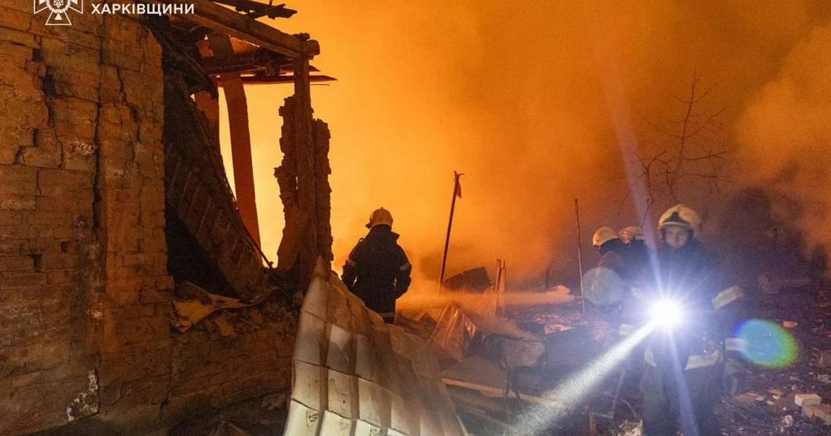 Quatro anos de guerra: mísseis e 420 drones sobre Kiev enquanto Genebra se prepara para negociações